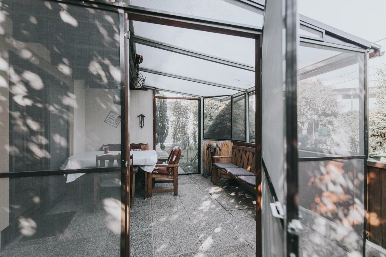 Apartamento Garden House With Parking Lot