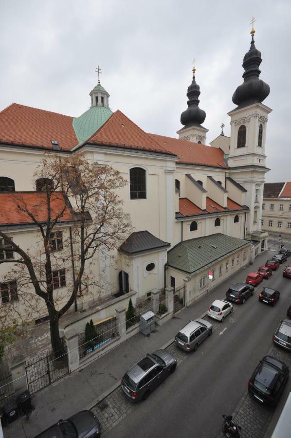 Schloessel 26/18 * Vienna
