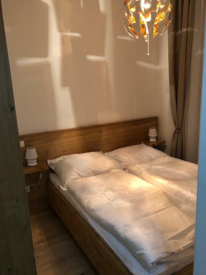 Premium * Vienna