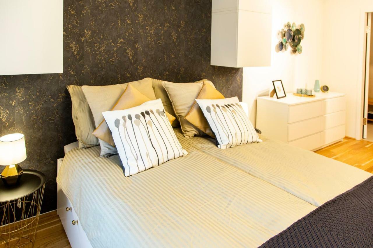 Apartment Cozy & Cool * 5 Min To City Center *