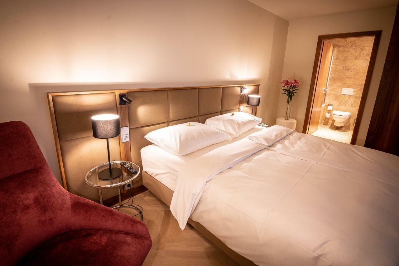 Est Schoenbrunn -