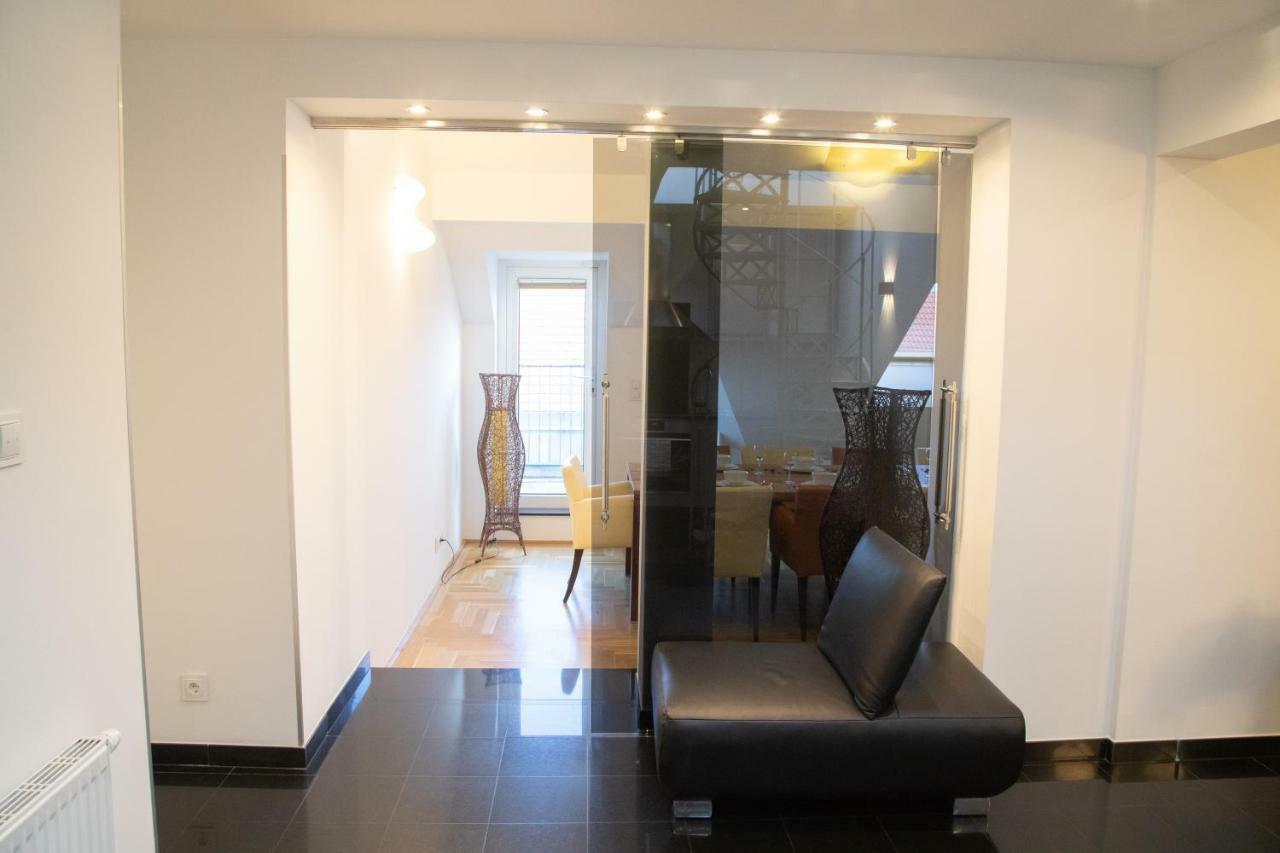 Easy Penthouse Apartment *