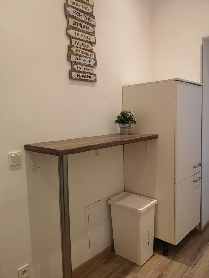 Apartment, Modern Und Neu Renoviert *