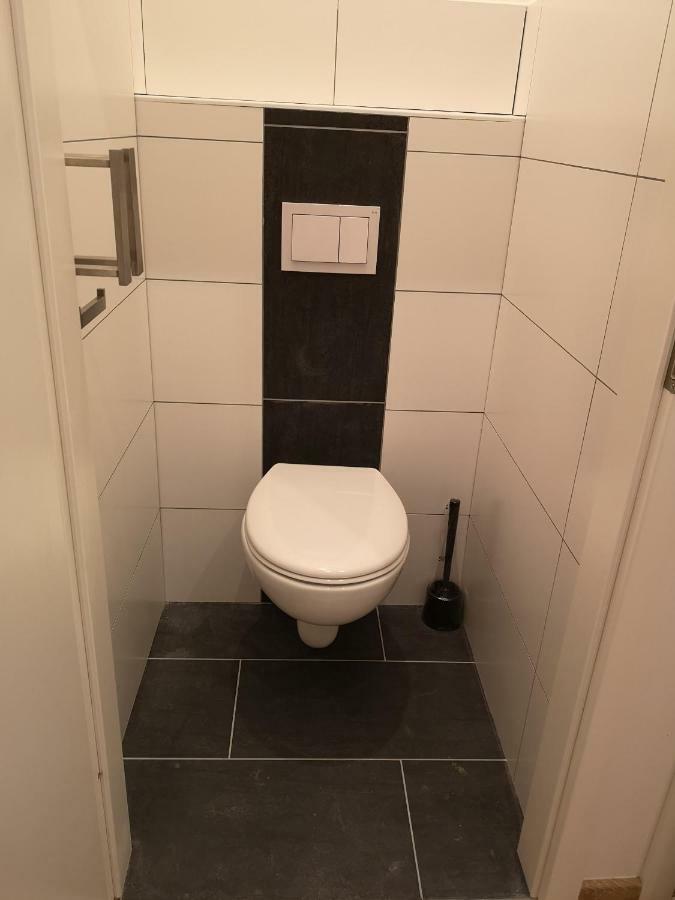 Apartment, Modern Und Neu Renoviert *