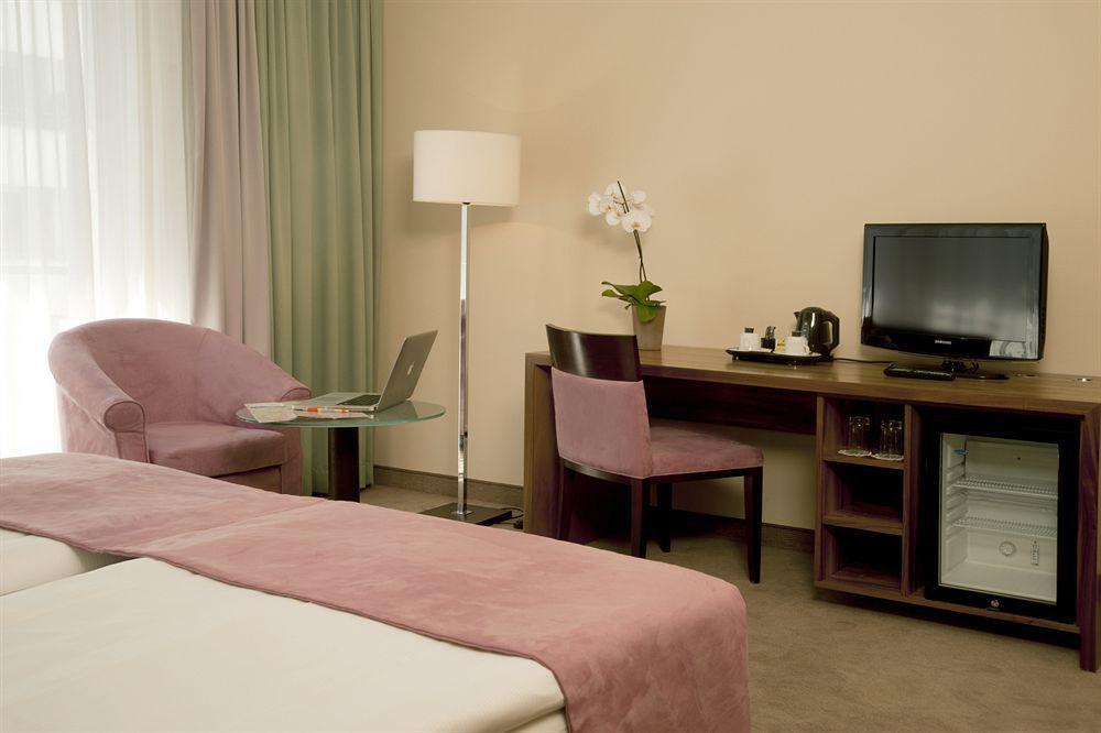 Hotel Henriette Stadthotel 4*