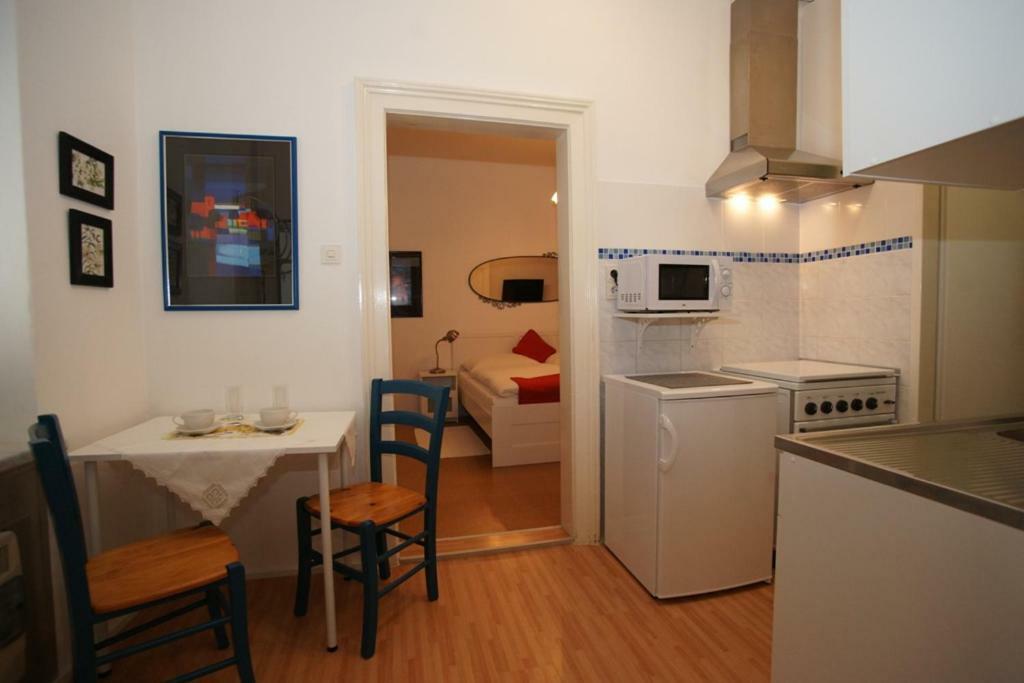 Apartment Freundliches Mit Innenhof-garten *