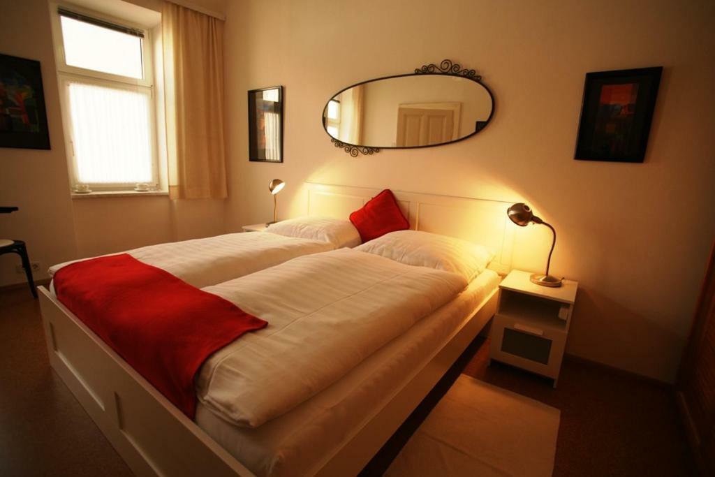 Freundliches Mit Innenhof-garten Apartment *