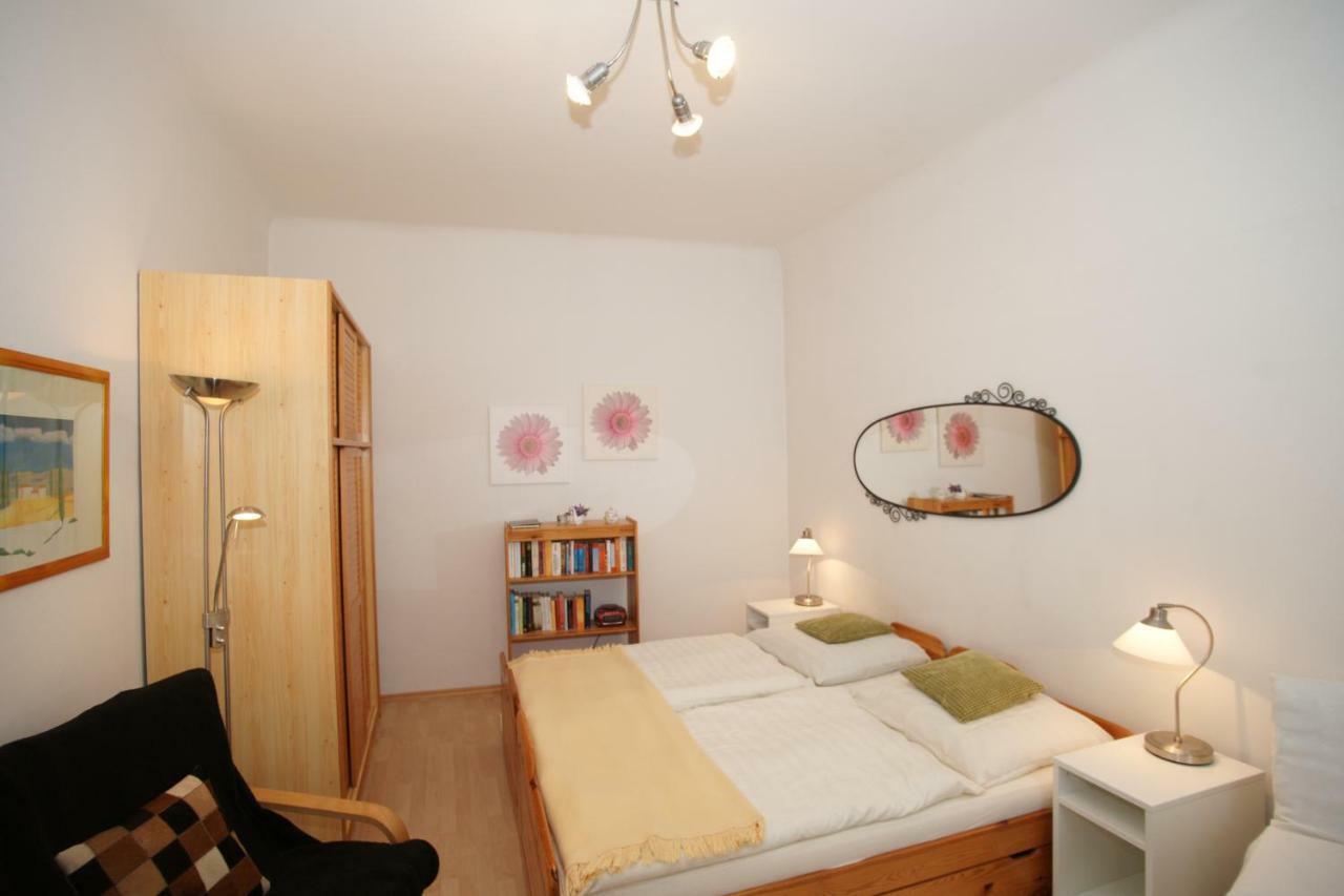 Freundliches Mit Innenhof-garten Apartment *