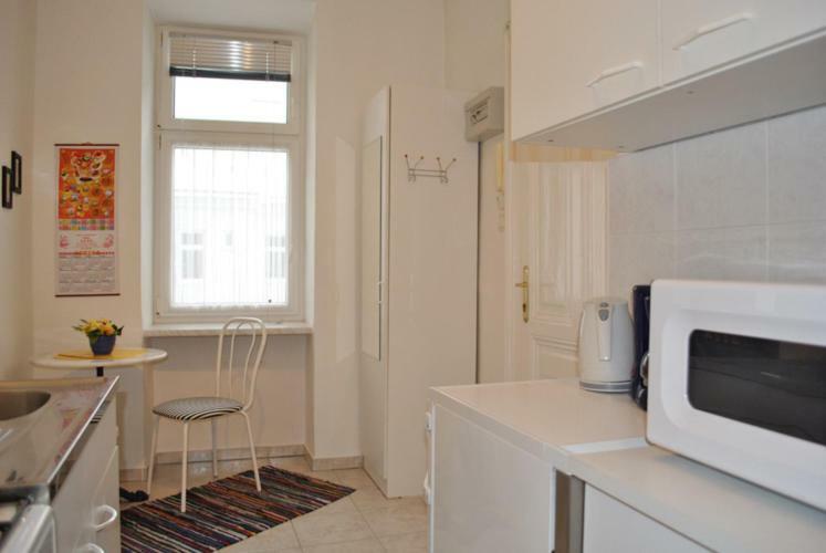 Freundliches Mit Innenhof-garten Apartment Vienna
