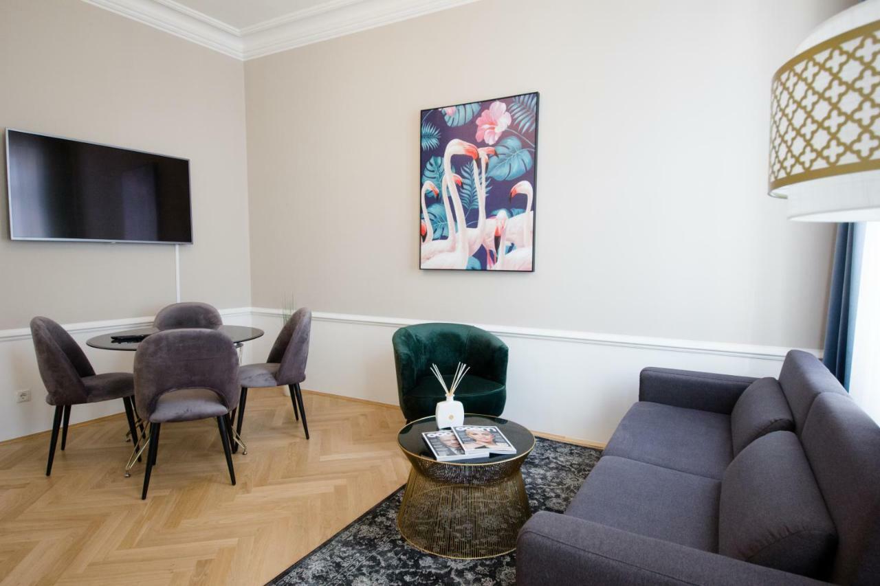 Urania - Mai's Apartment Vienna