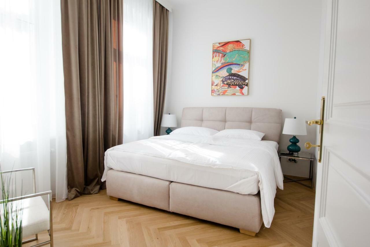 Urania - Mai's Apartment *