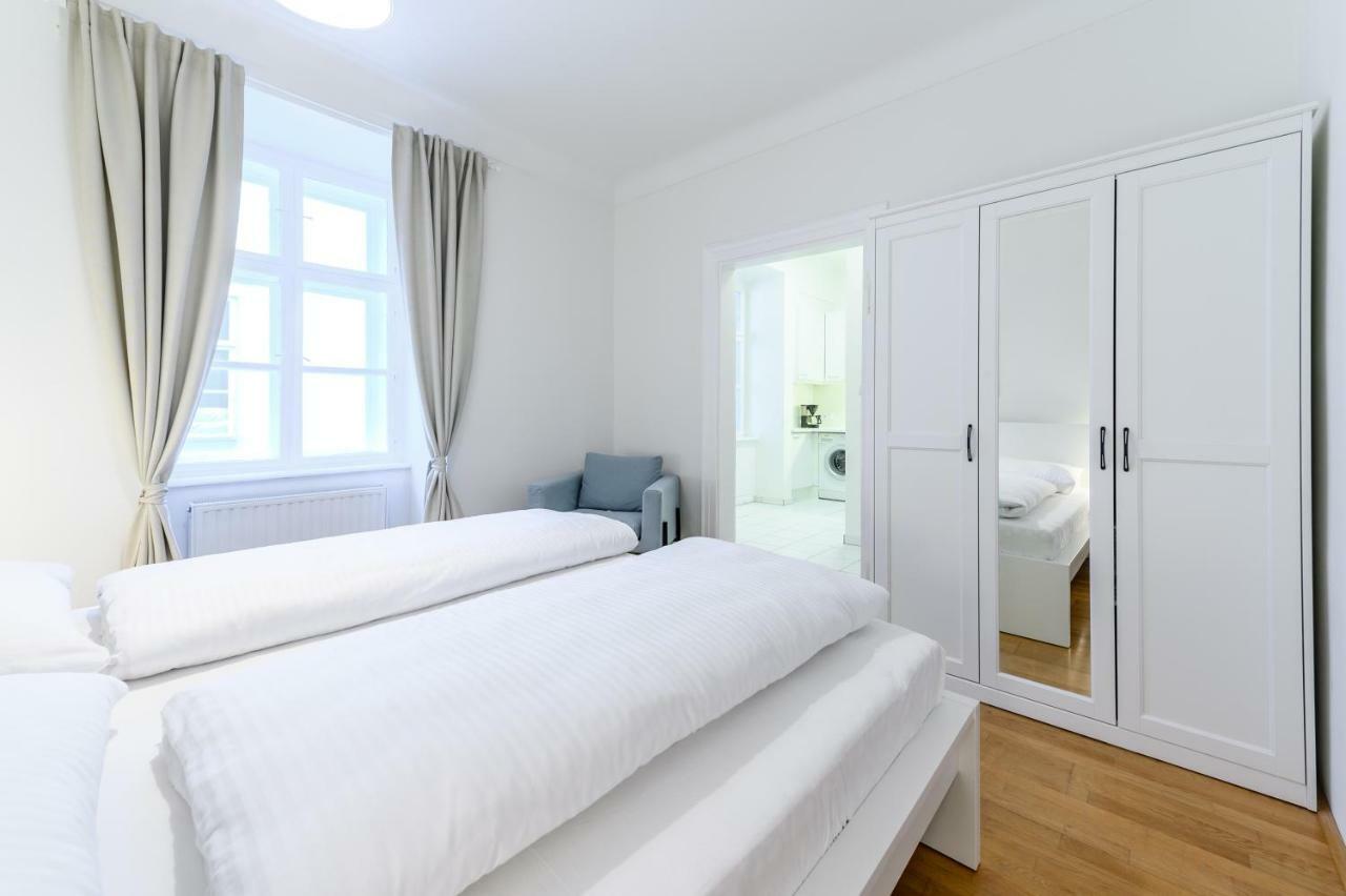 Beautiful Inner City Apartment *