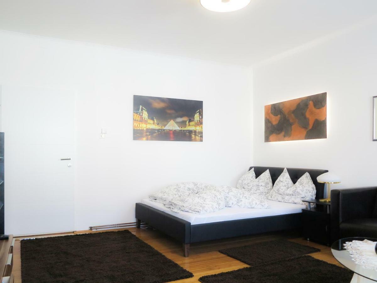 Elegant No.18 Apartment