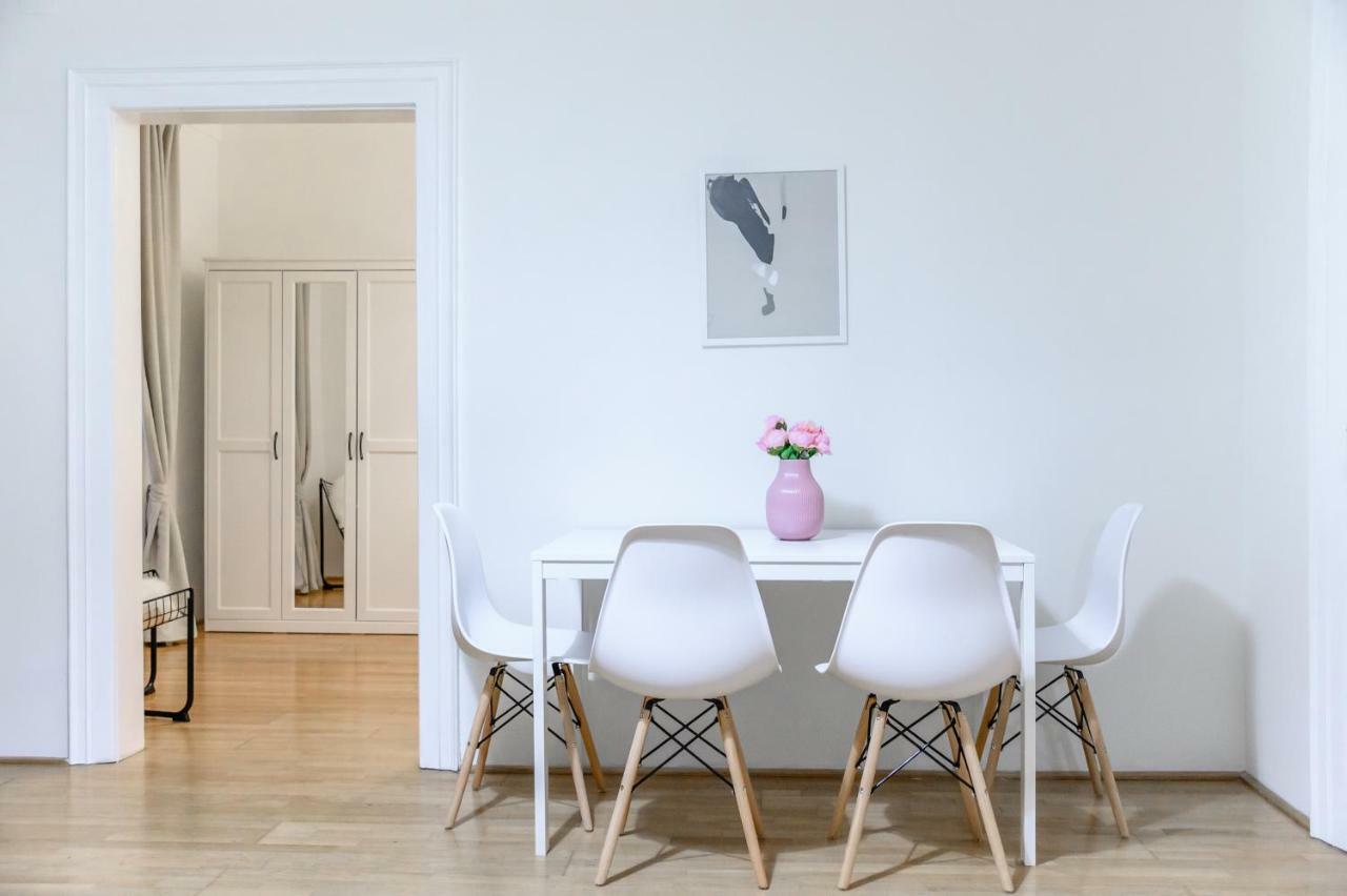 Beautiful Inner City Apartment *