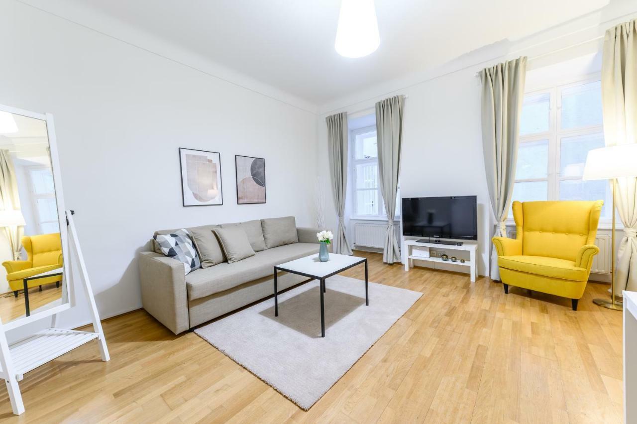 Beautiful Inner City Apartment *