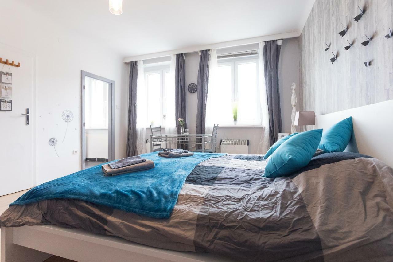 Apartment Cute Red Star Center *