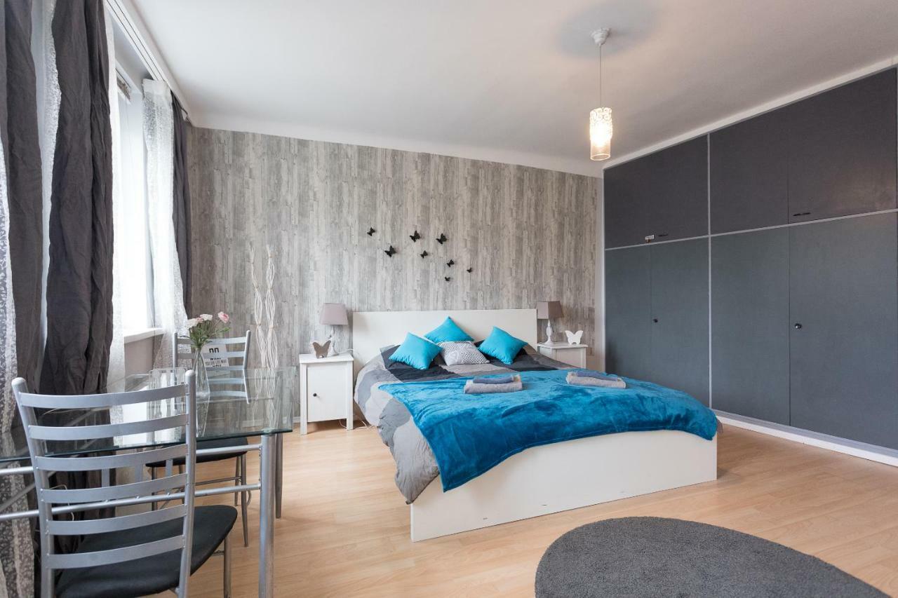 Apartment Cute Red Star Center