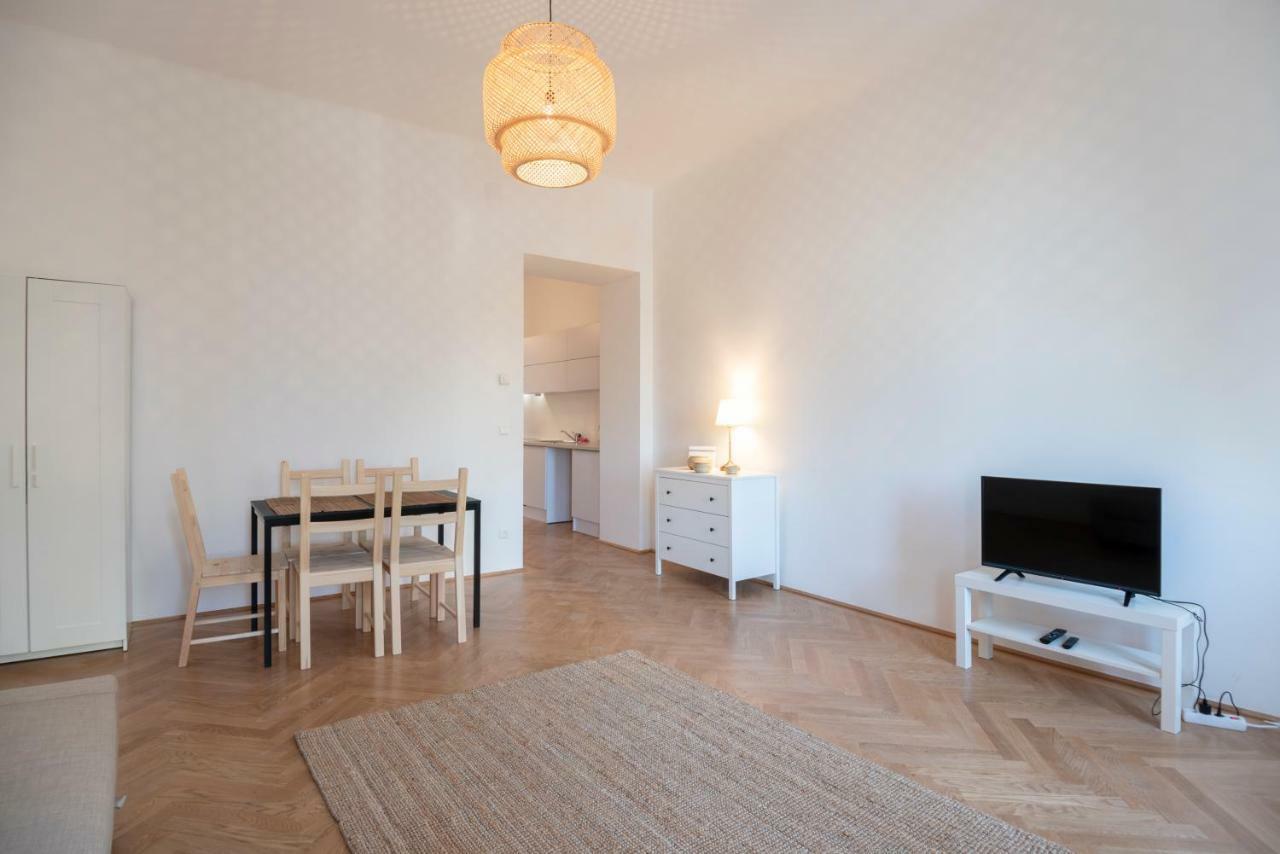 Living - Margareten Apartment