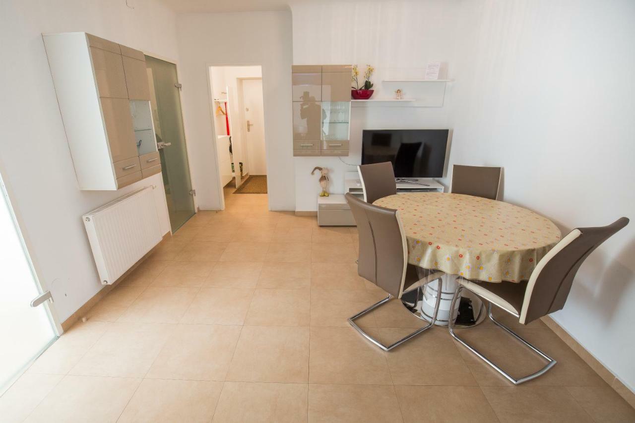 Apartment 1010 By Nikolax Wien