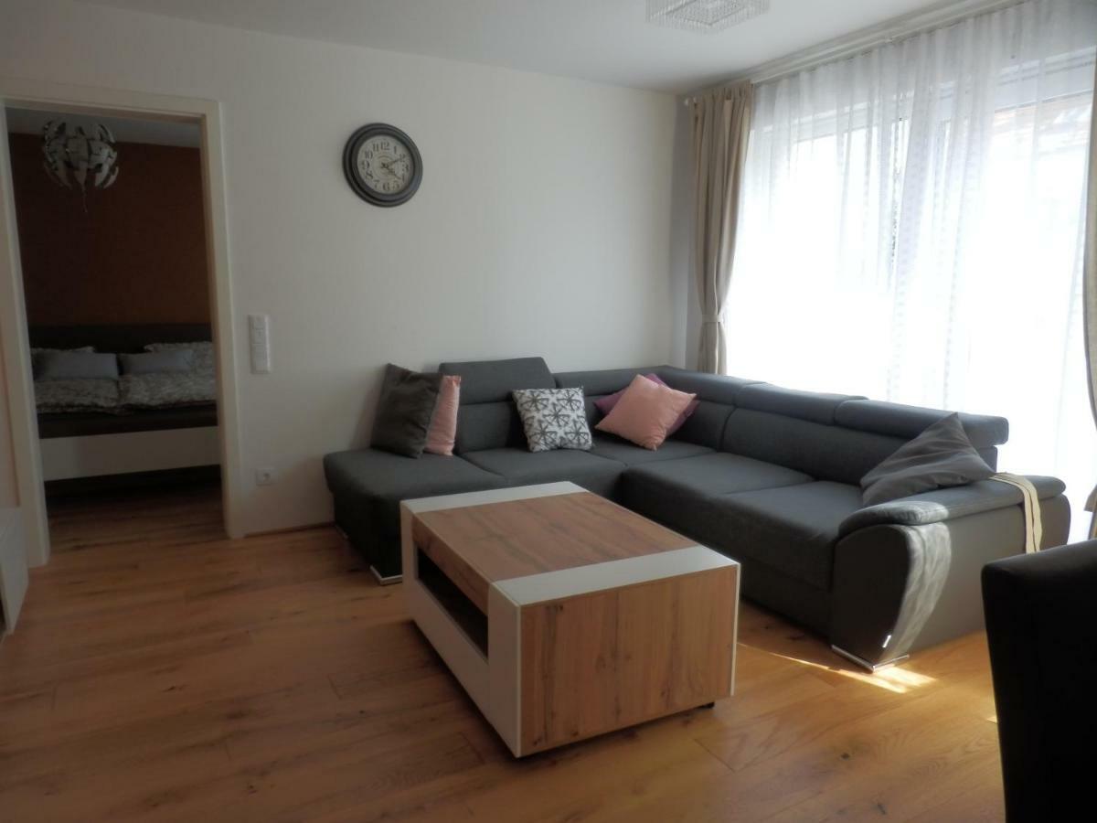 Apartamento Spacious, Modern 1-bdrm Apt Near Vic & Austria Ctr Viena