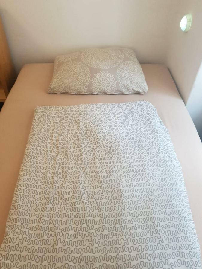 City Center Private With Shared Bathroom. Homestay *