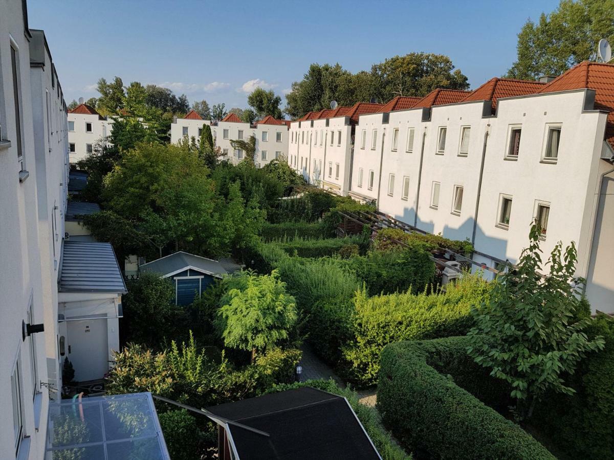 Privatunterkunft Town House Near Metro & Center *