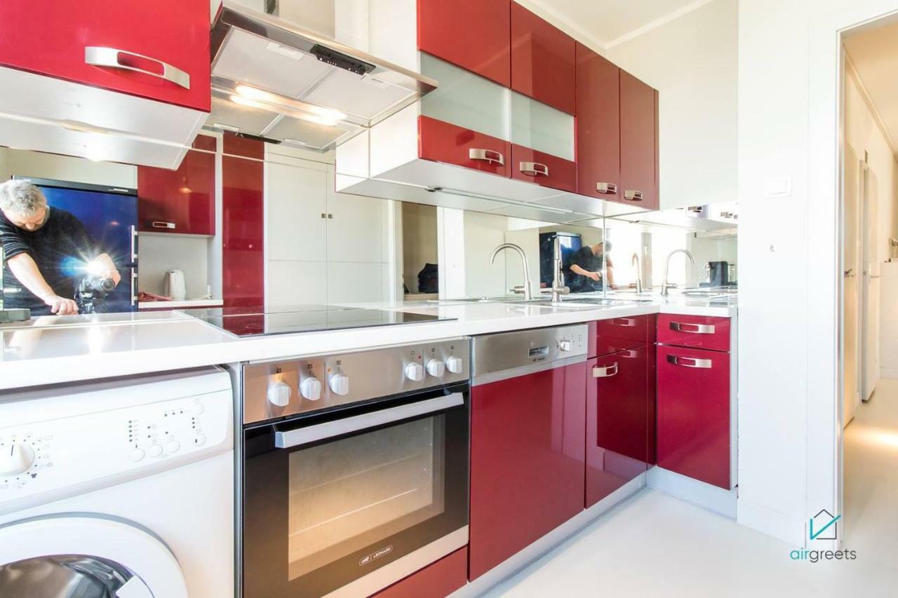 Apartment Modern, Minimalist In *
