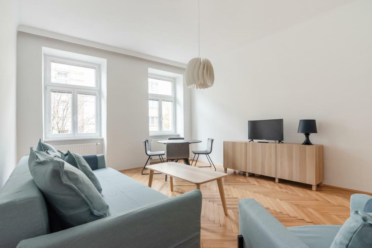Apartment Universum 2 *