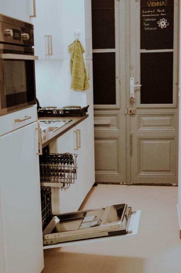 Apartment Modern & Beautiful Near Park Wien