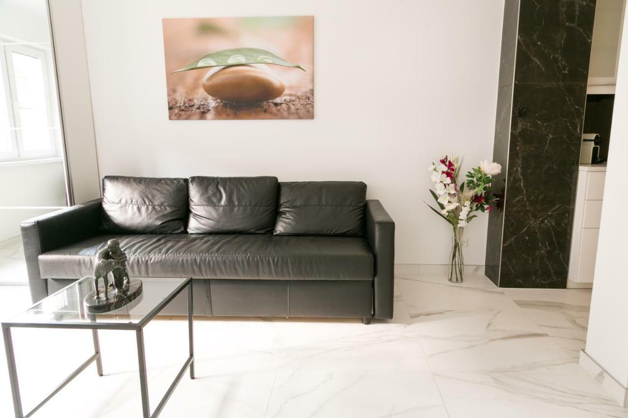 Supreme Studio Apartment *