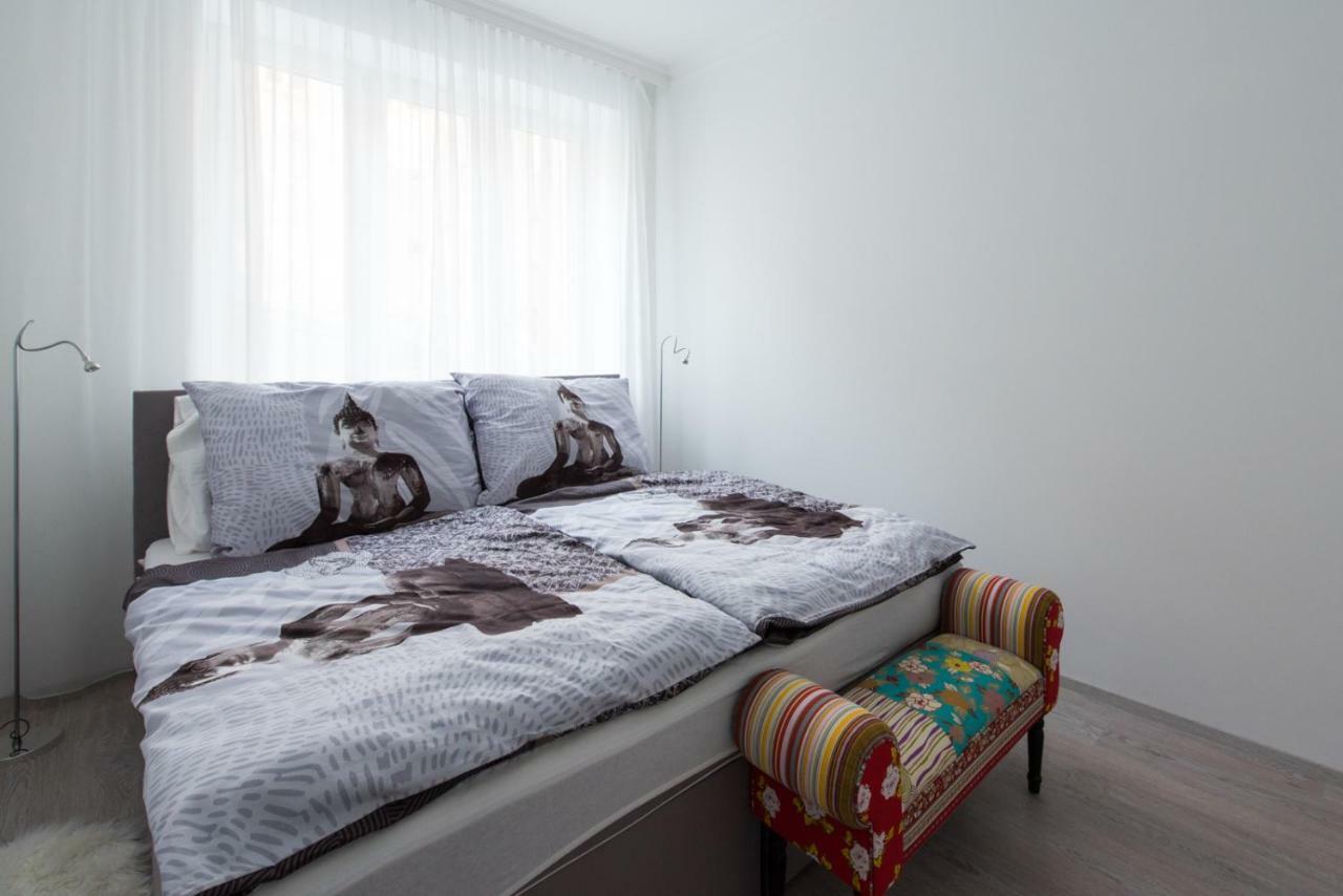 Let It Be U1, U2, U4 Karlsplatz Oper Apartment Vienna