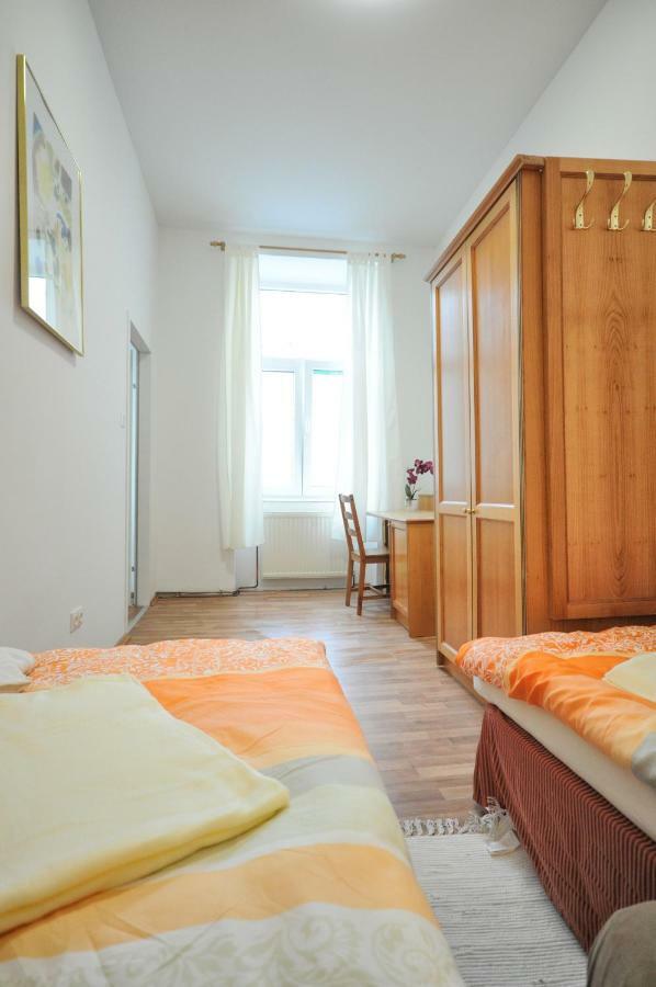 Schloessel 26/18 Vienna