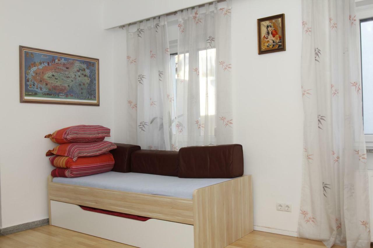 Stay-in 23