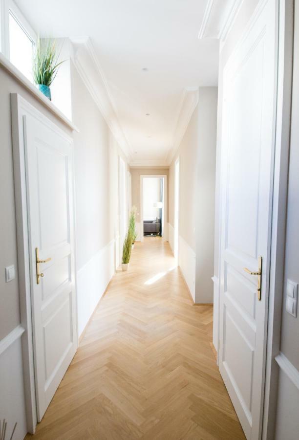 Apartment Urania - Mai's