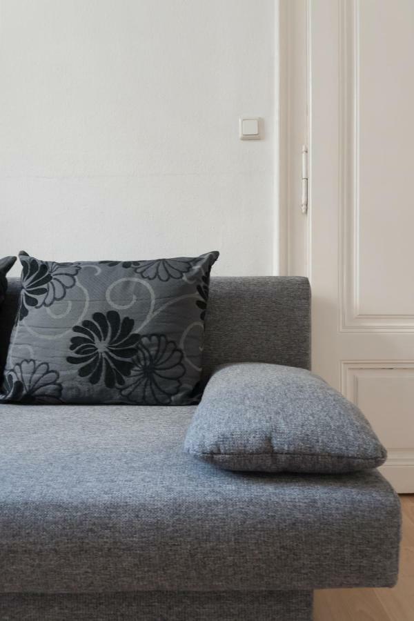 Charming City Apartment *