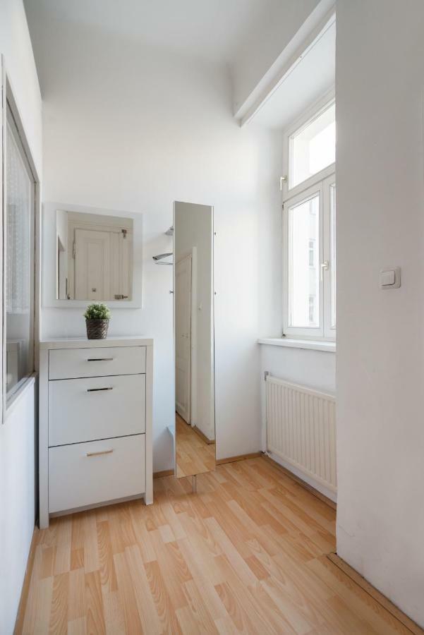 Charming City Apartment *