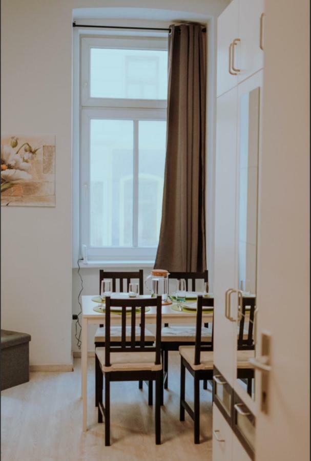 Apartment Modern & Beautiful Near Park Wien