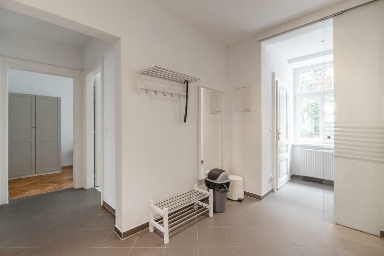 Universum 2 Apartment *