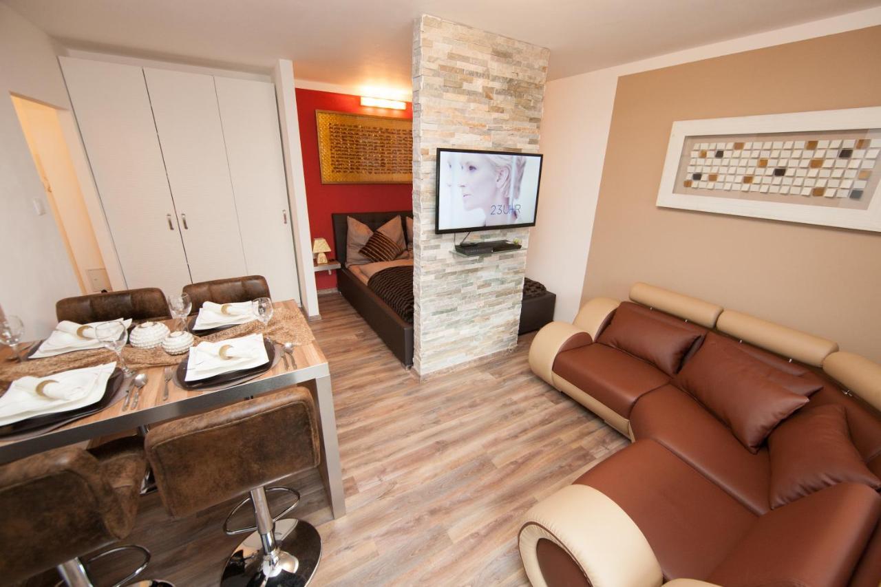 Deluxe Apartment