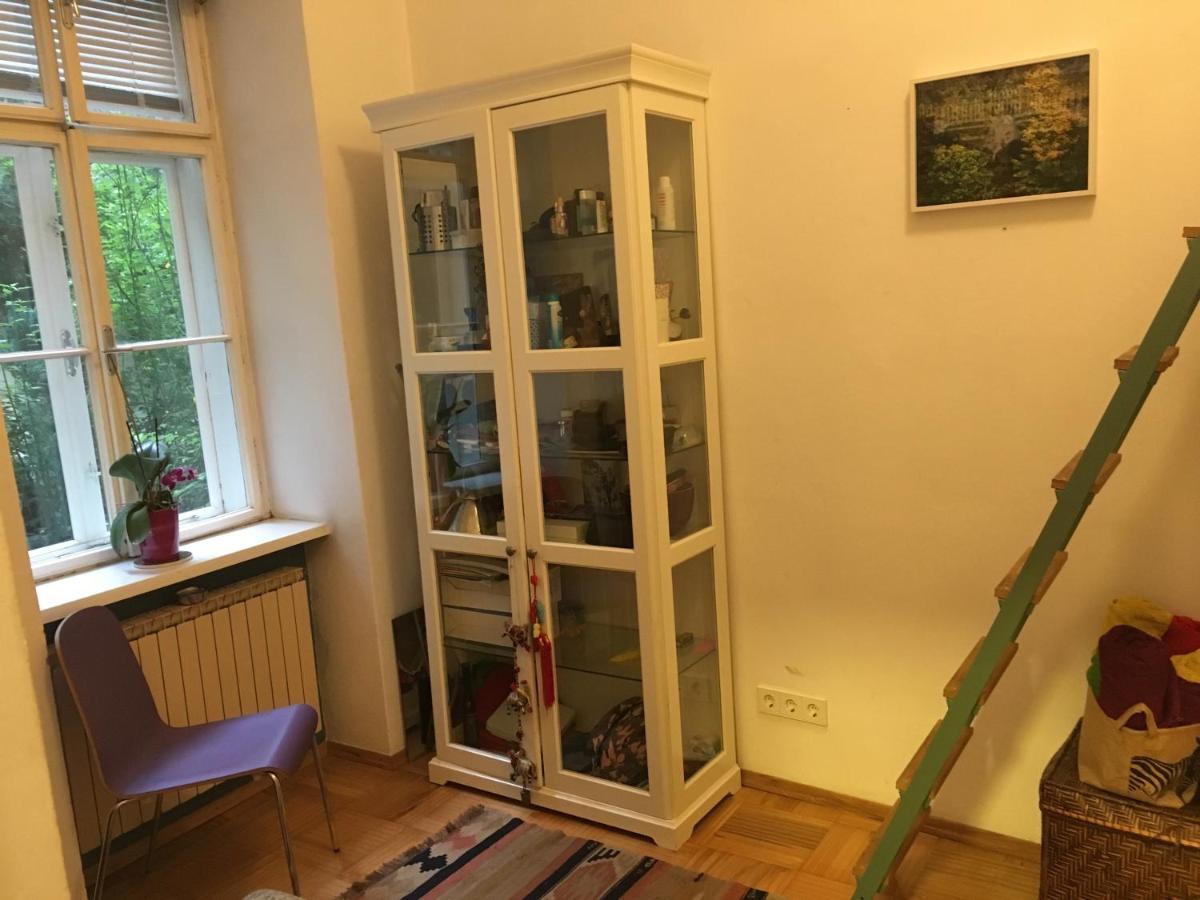Grüne Hinterhofoase Mitten Im Neunten *