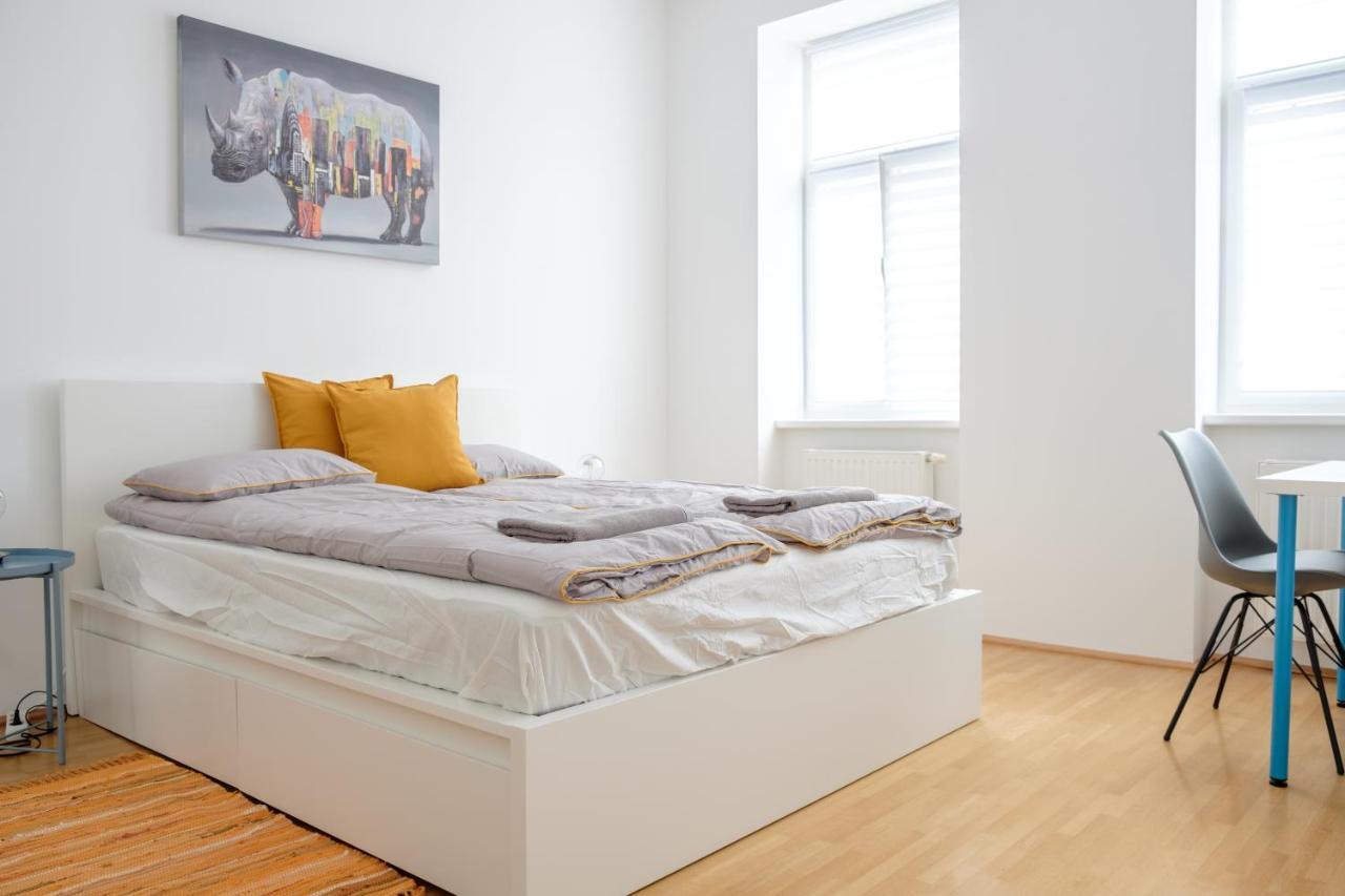 Experience Apartment *
