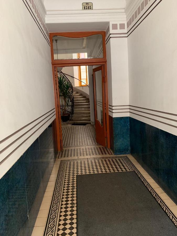 1030 * Vienna