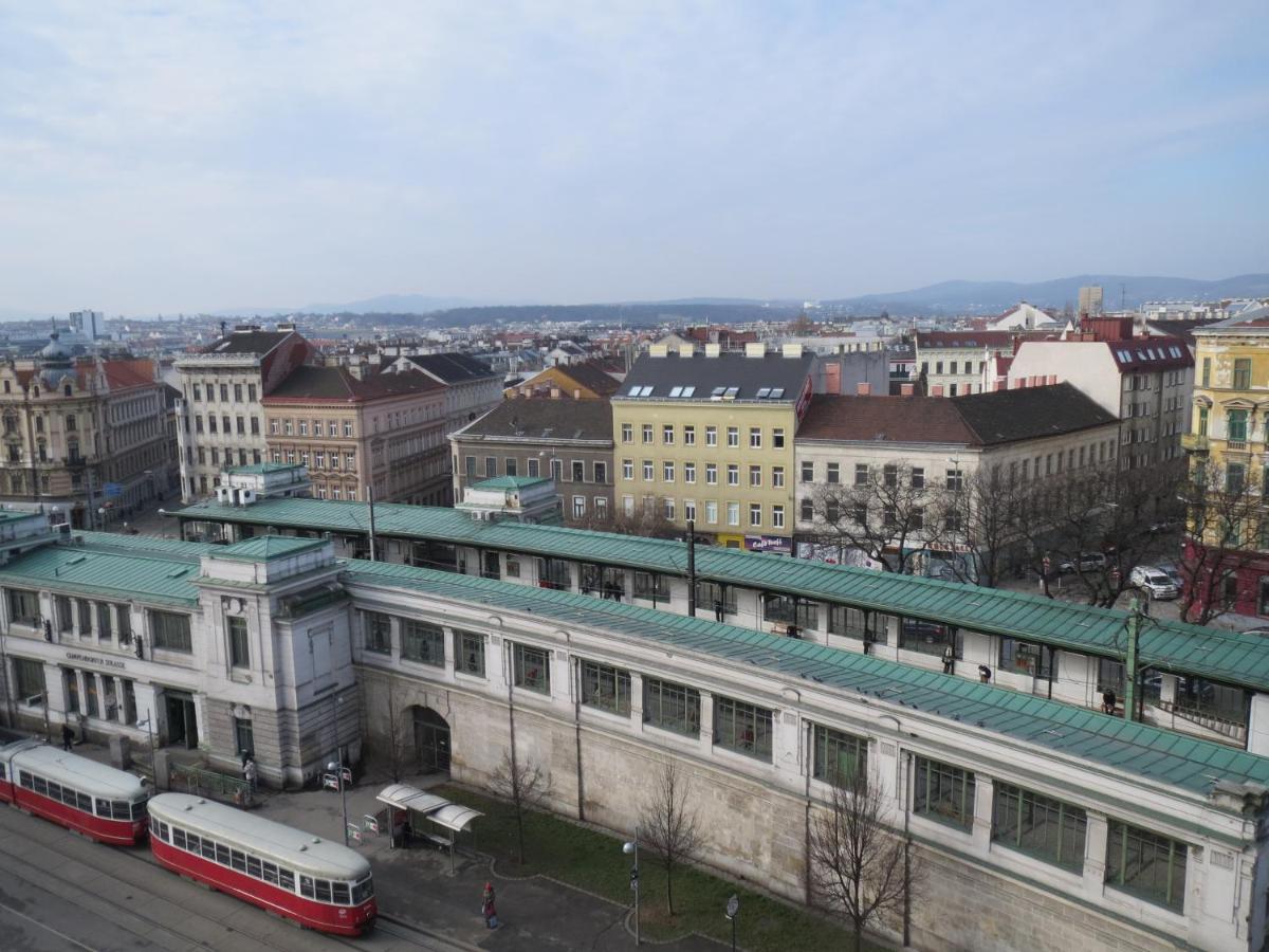 Zentral Direkt An U-bahn Station