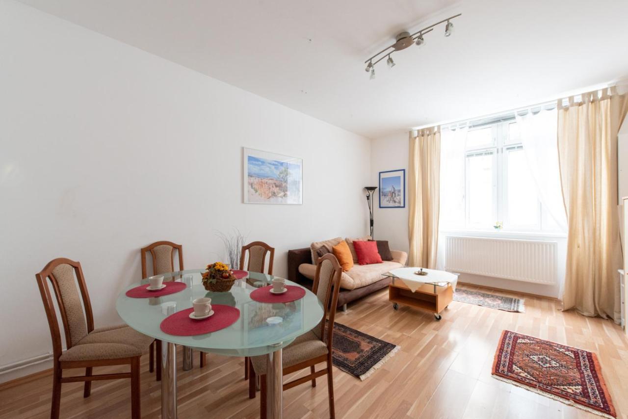 1030 Apartment *