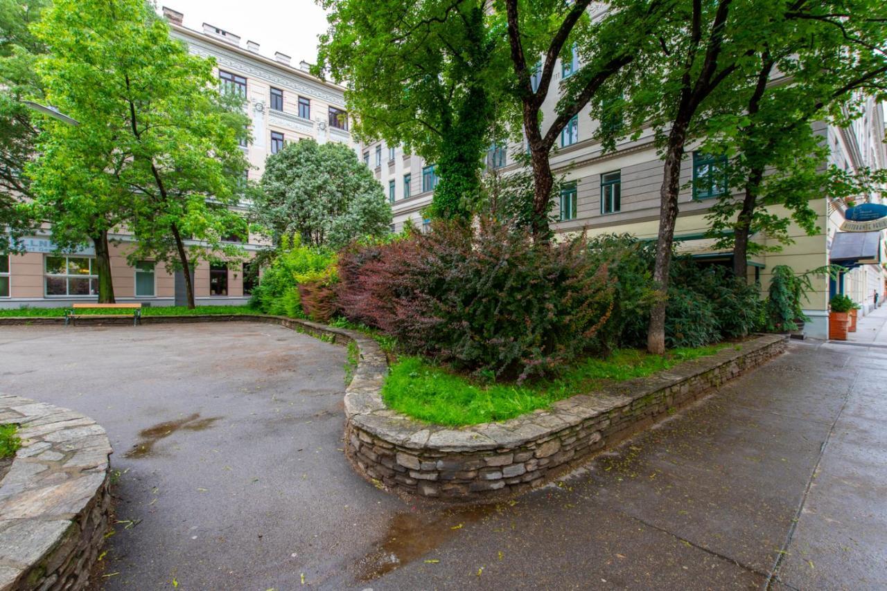 1030 Apartment