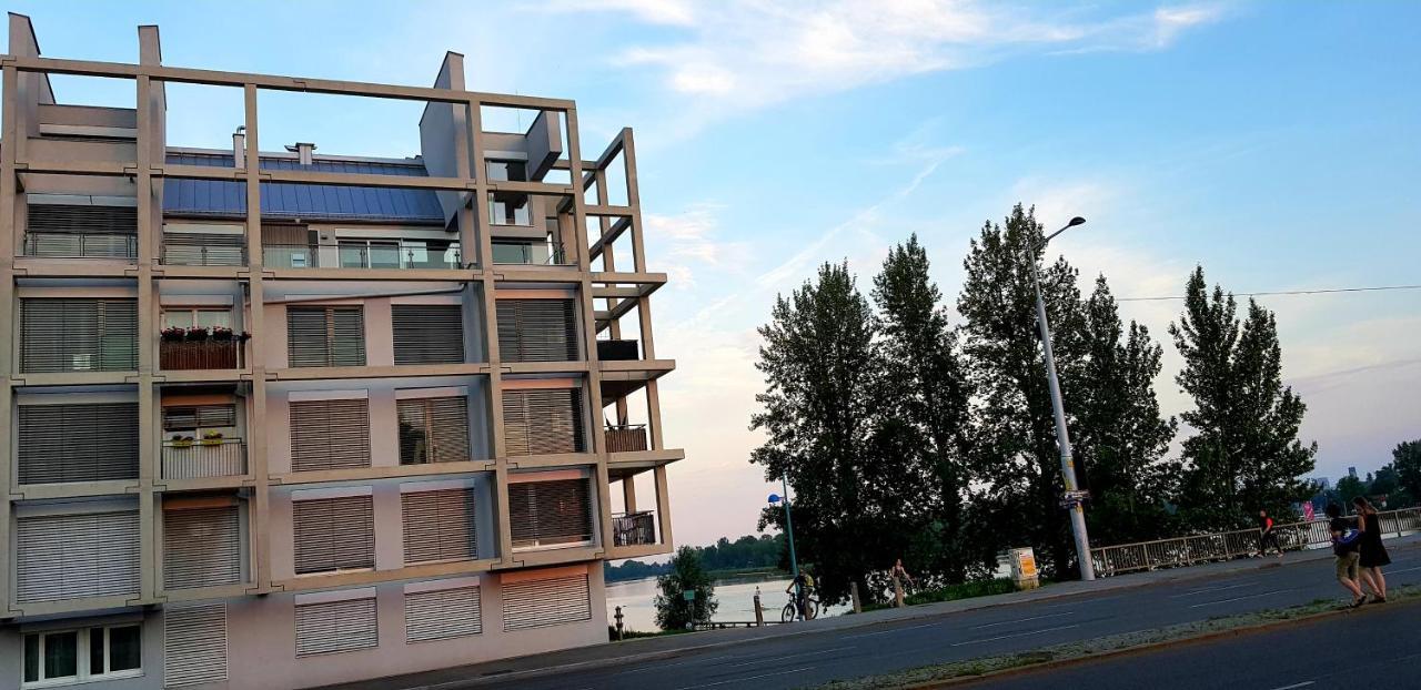 Trendy Danube - Close To Un Apartment