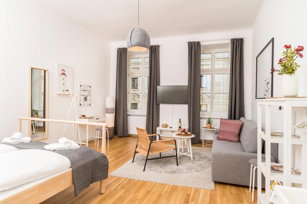 Sigmund Freud Lounge By Ichbucheat Apartment *