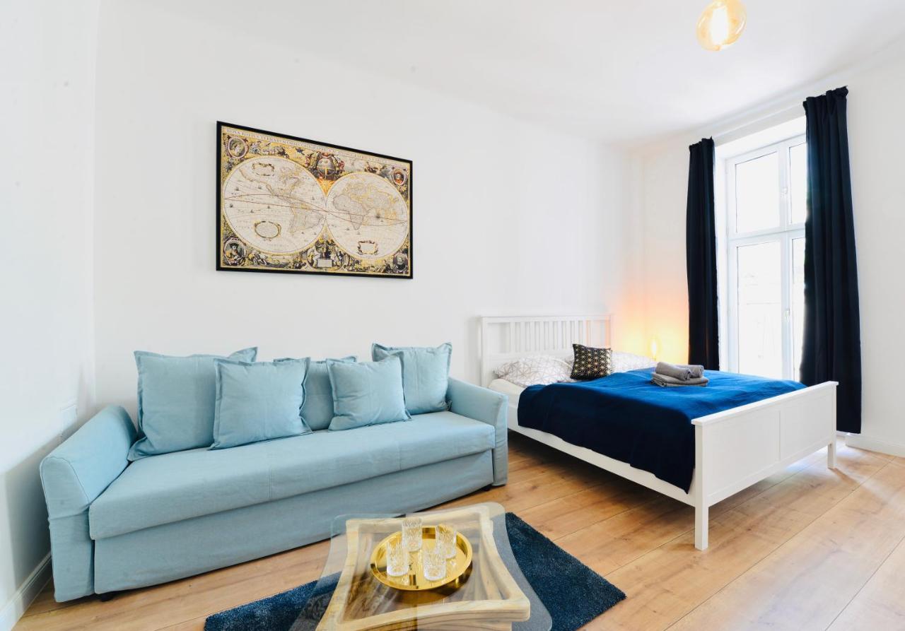 Brand New Very Central - Studio Vienna
