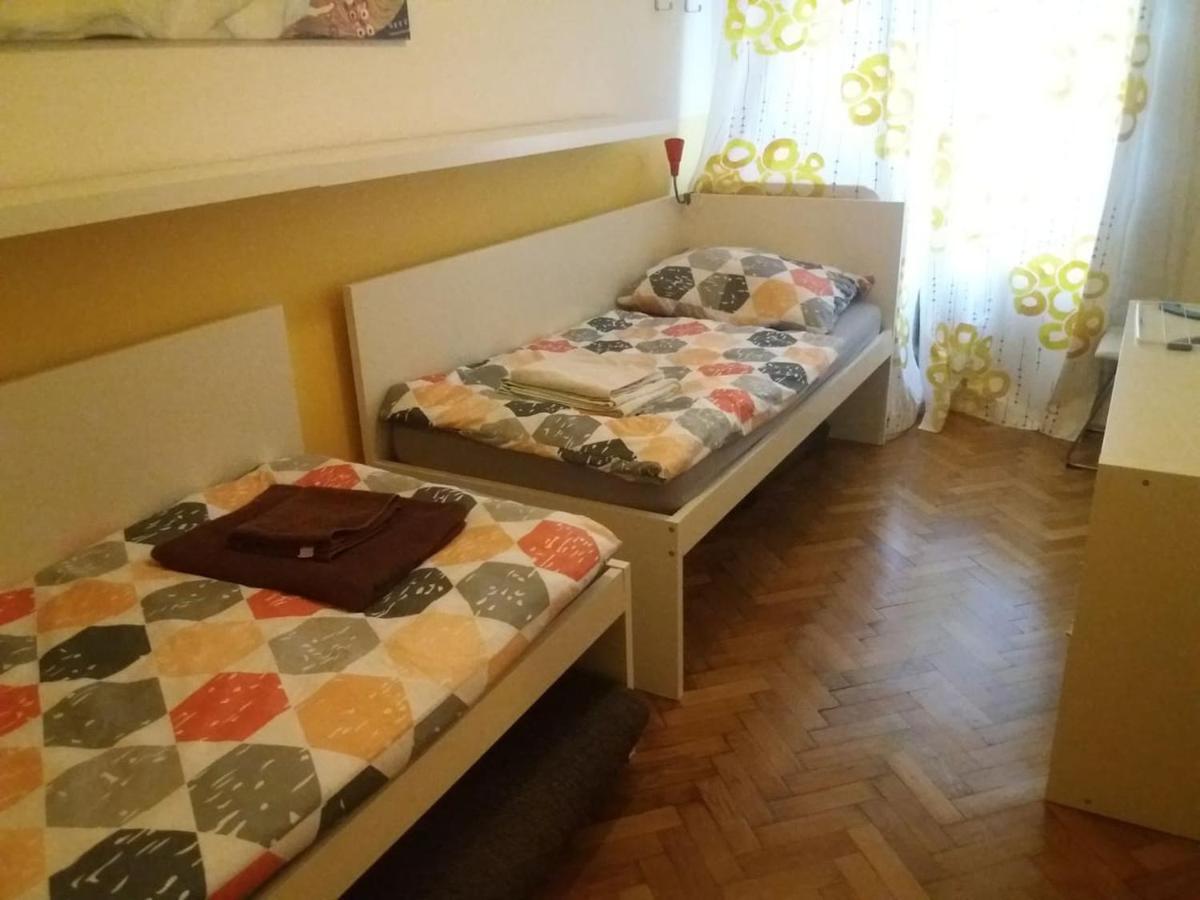 Geraeumige Zentrumsnahe Altbauwohnung *
