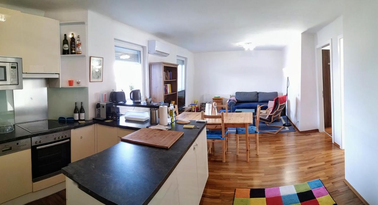 Family-friendly Flat With Balcony Viena